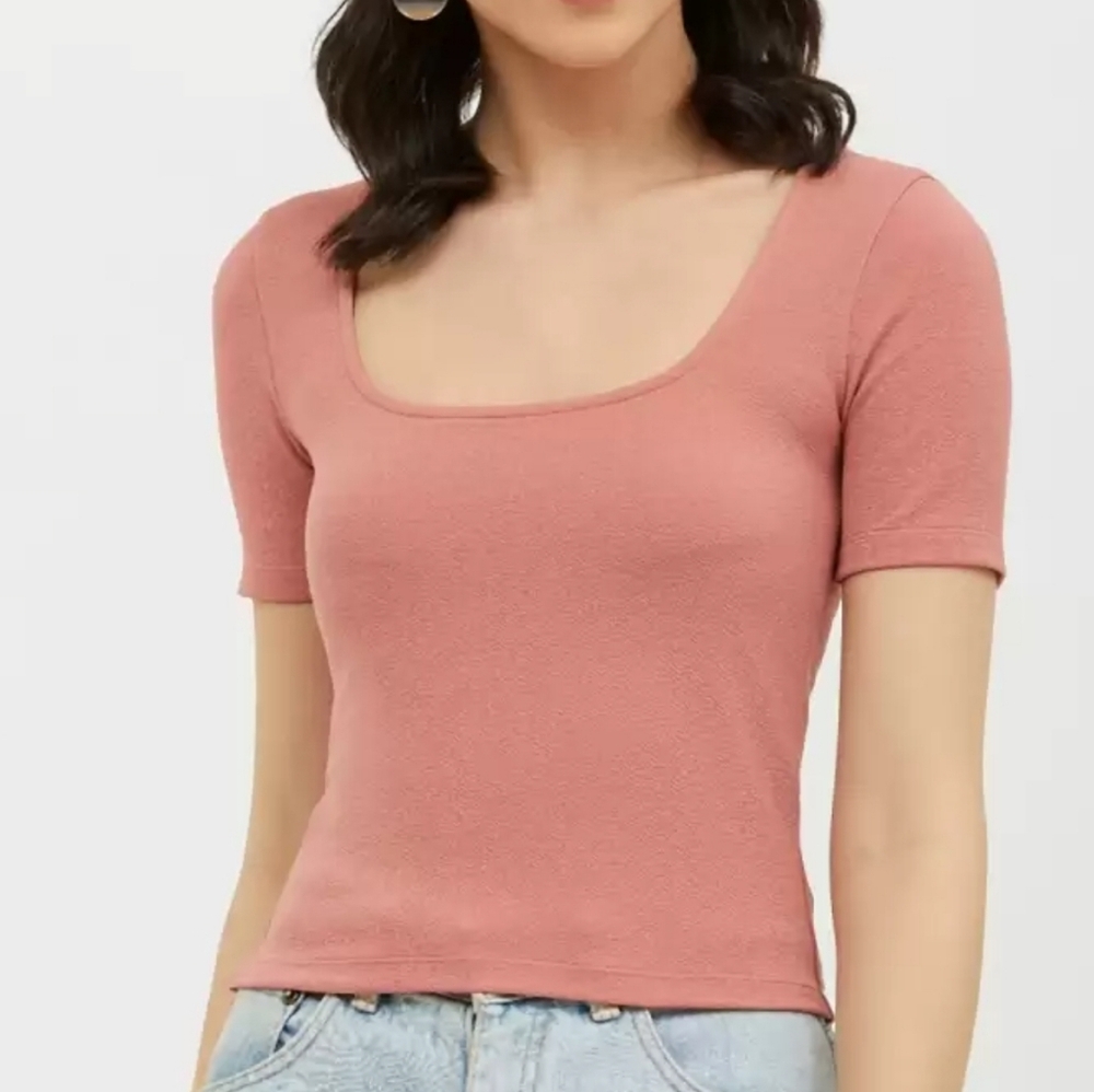 DIP short sleeve cropped tee , peach , size MEDIUM